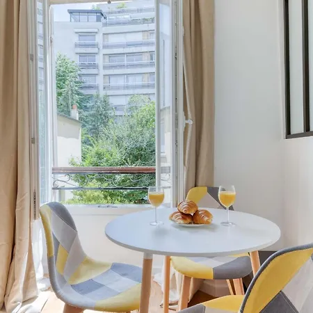 New And Quiet 1 Bdr Flat In The Heart Of 12 *