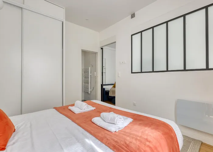 New And Quiet 1 Bdr Flat In The Heart Of 12 아파트